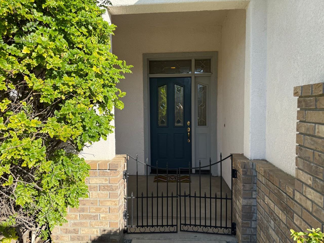 1587 Regent Dr - Photo 3 of 44