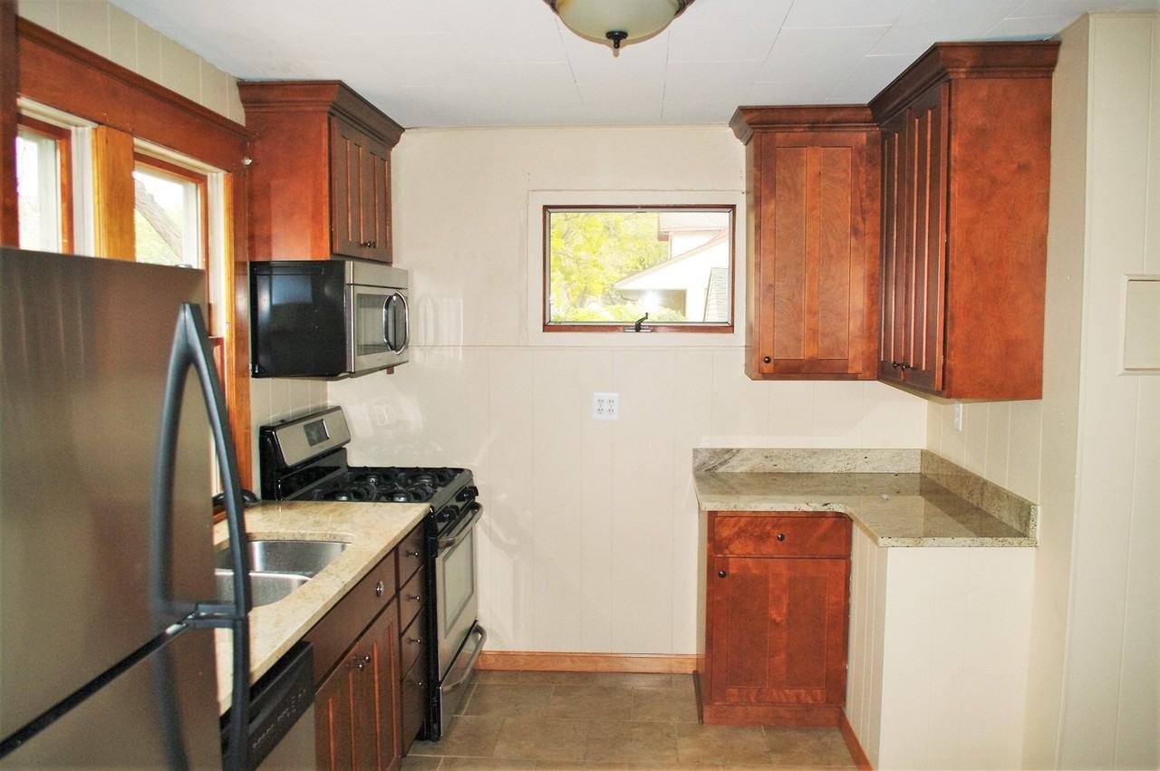 514 View St - Photo 5 of 16
