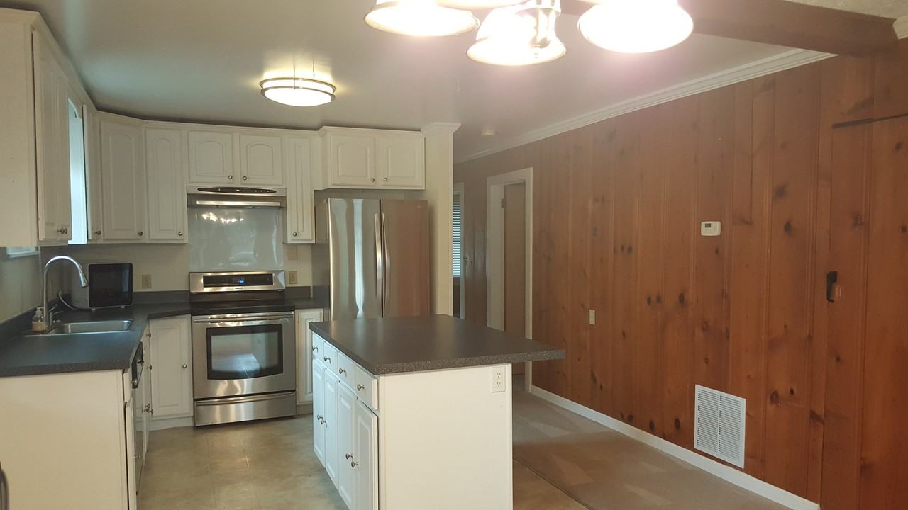 736 Rosedale St - Photo 5 of 6