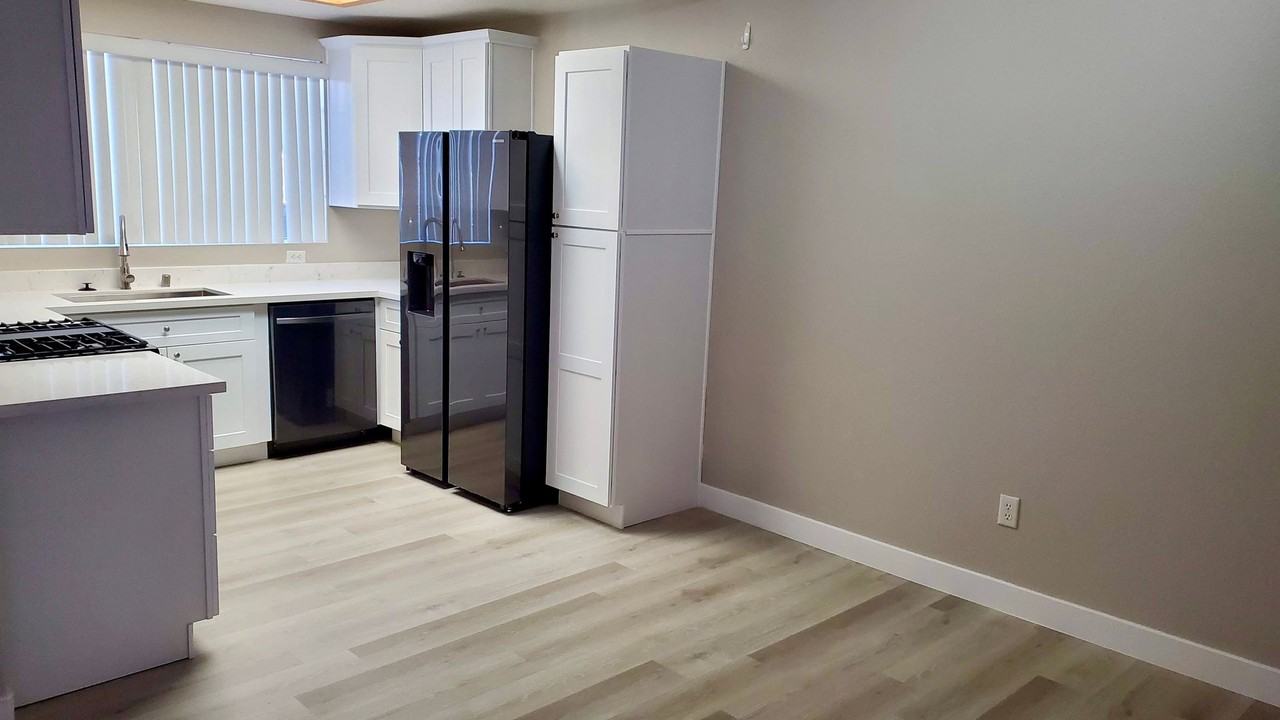 830 Carnegie St #513 - Photo 2 of 31