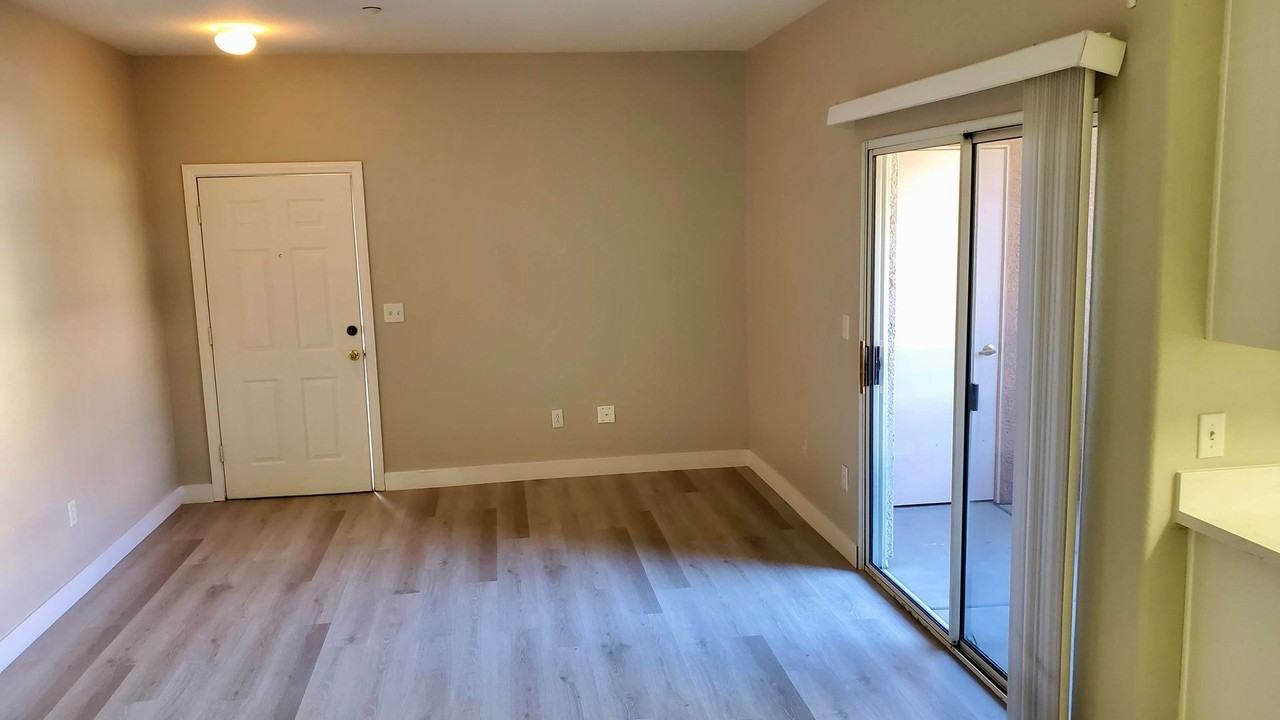 830 Carnegie St #513 - Photo 5 of 31
