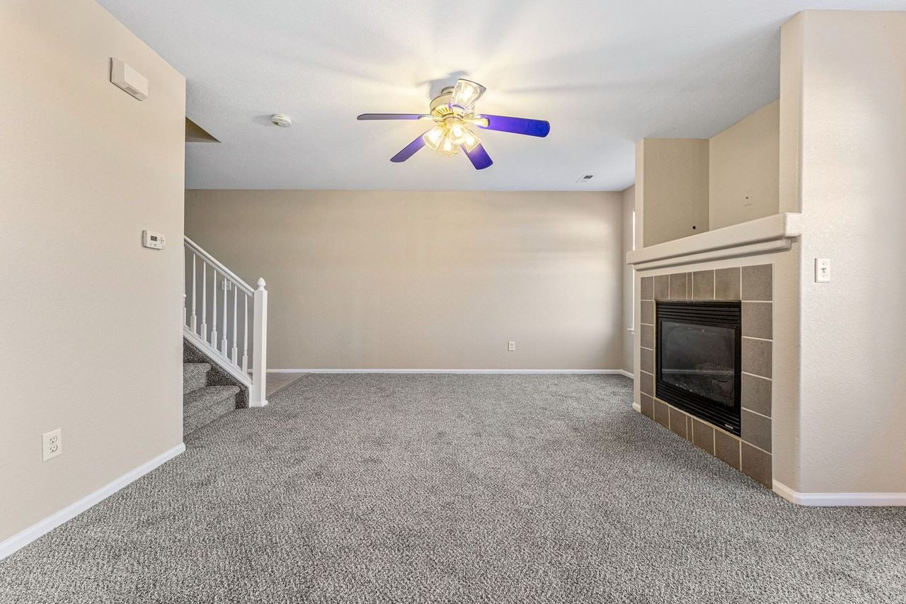 7940 S Kittredge Way - Photo 5 of 29