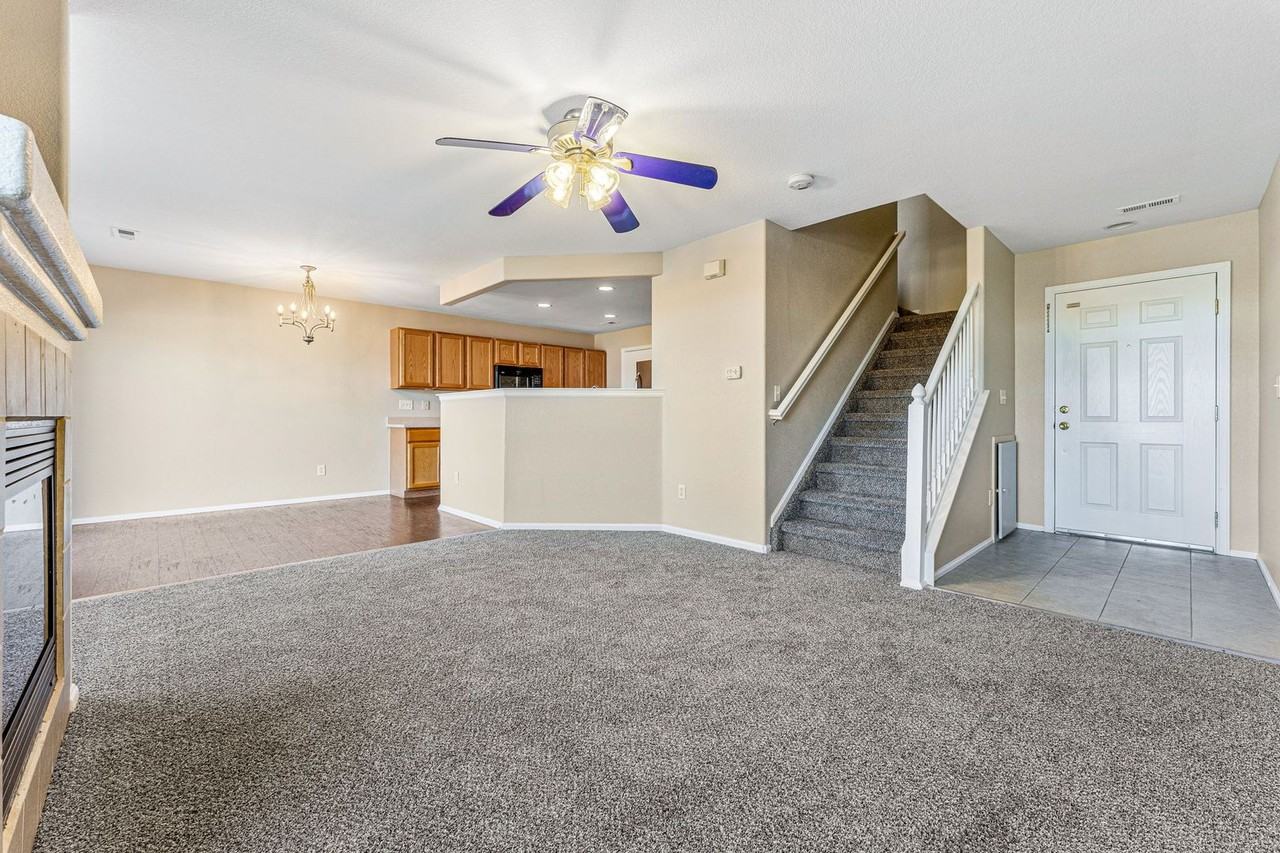 7940 S Kittredge Way - Photo 6 of 29