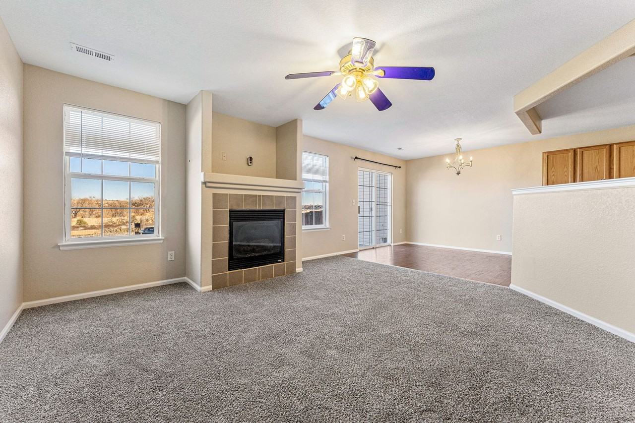 7940 S Kittredge Way - Photo 7 of 29