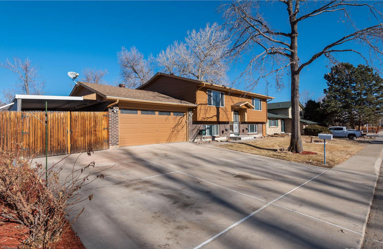 10093 W Maryland Dr - Photo 2 of 23
