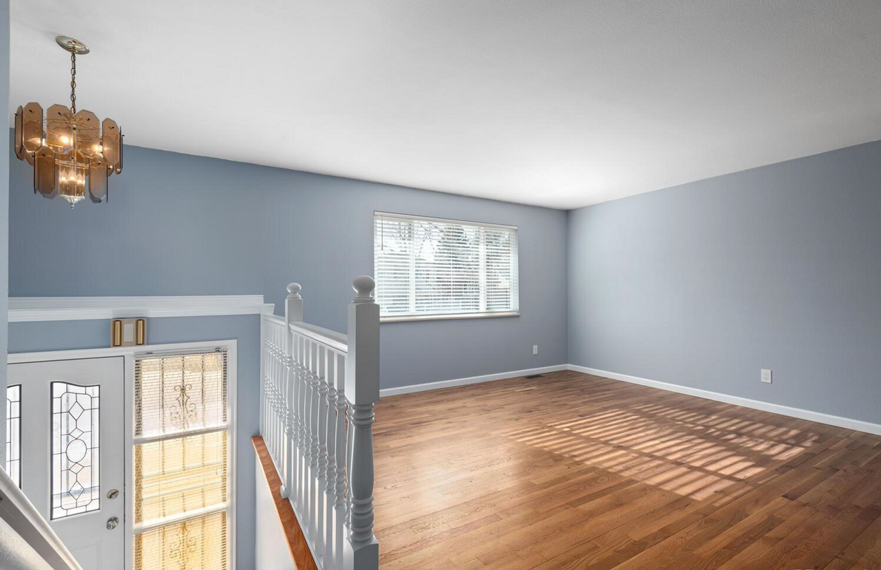 10093 W Maryland Dr - Photo 3 of 23
