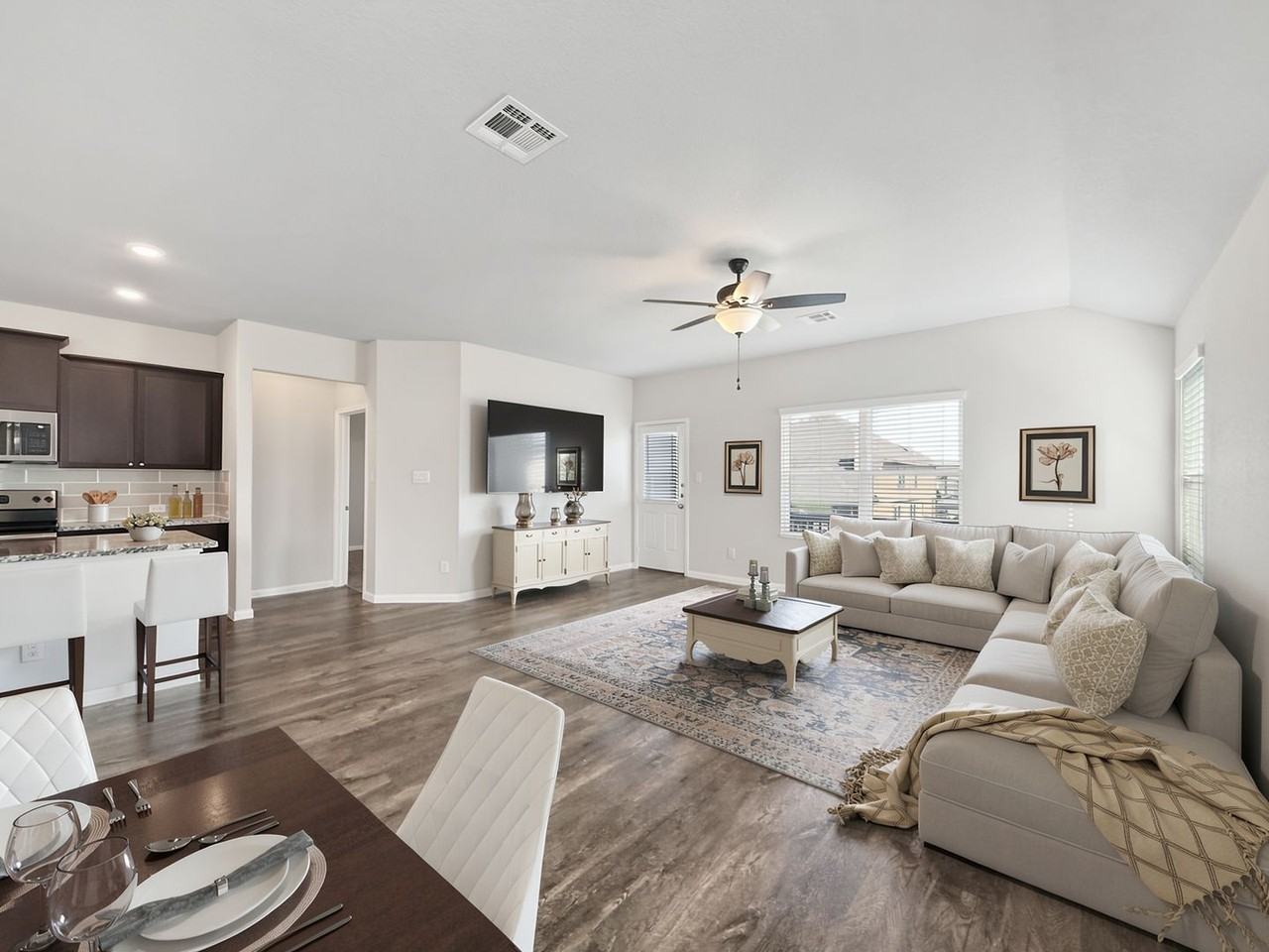 401 Utica Way - Photo 4 of 25