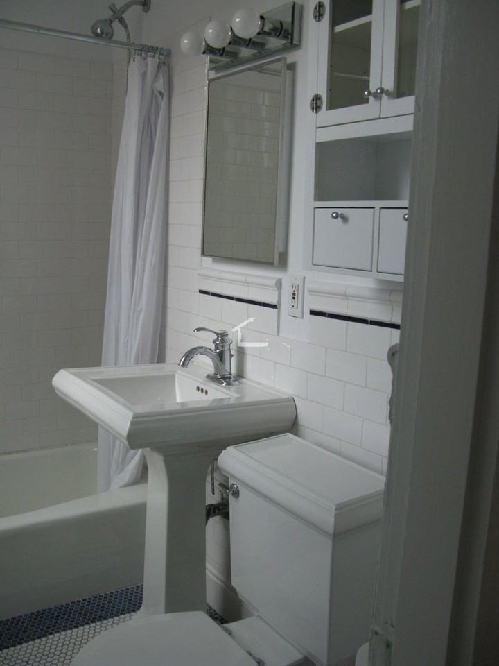 2039 Commonwealth Ave - Photo 7 of 9