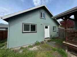 featured image of 212 Moreland Ave