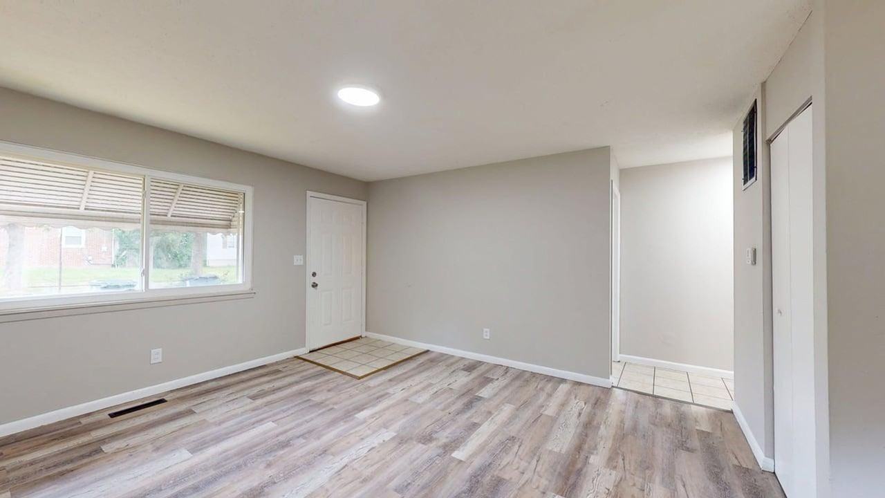 583 Chittenden St - Photo 2 of 14