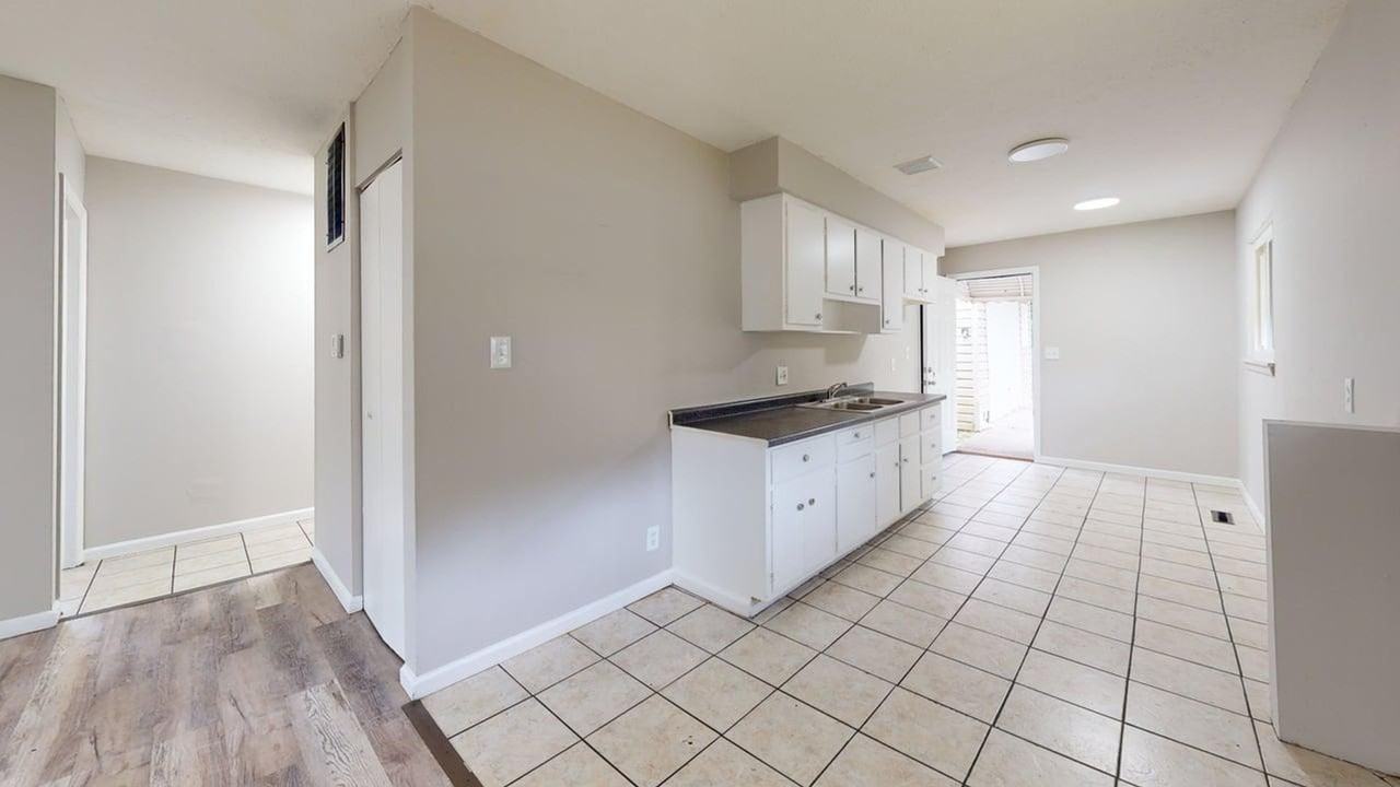 583 Chittenden St - Photo 5 of 14