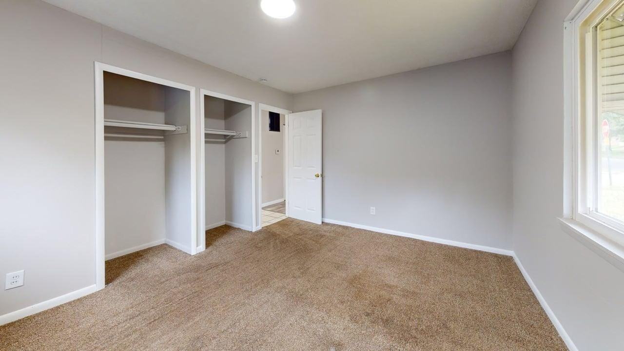 583 Chittenden St - Photo 7 of 14