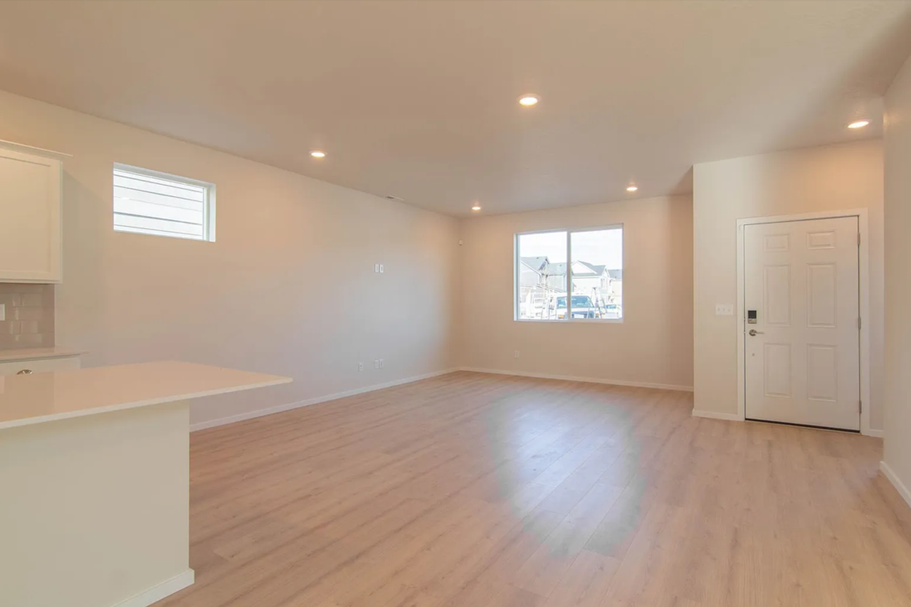 24467 E Feather Loop - Photo 6 of 26