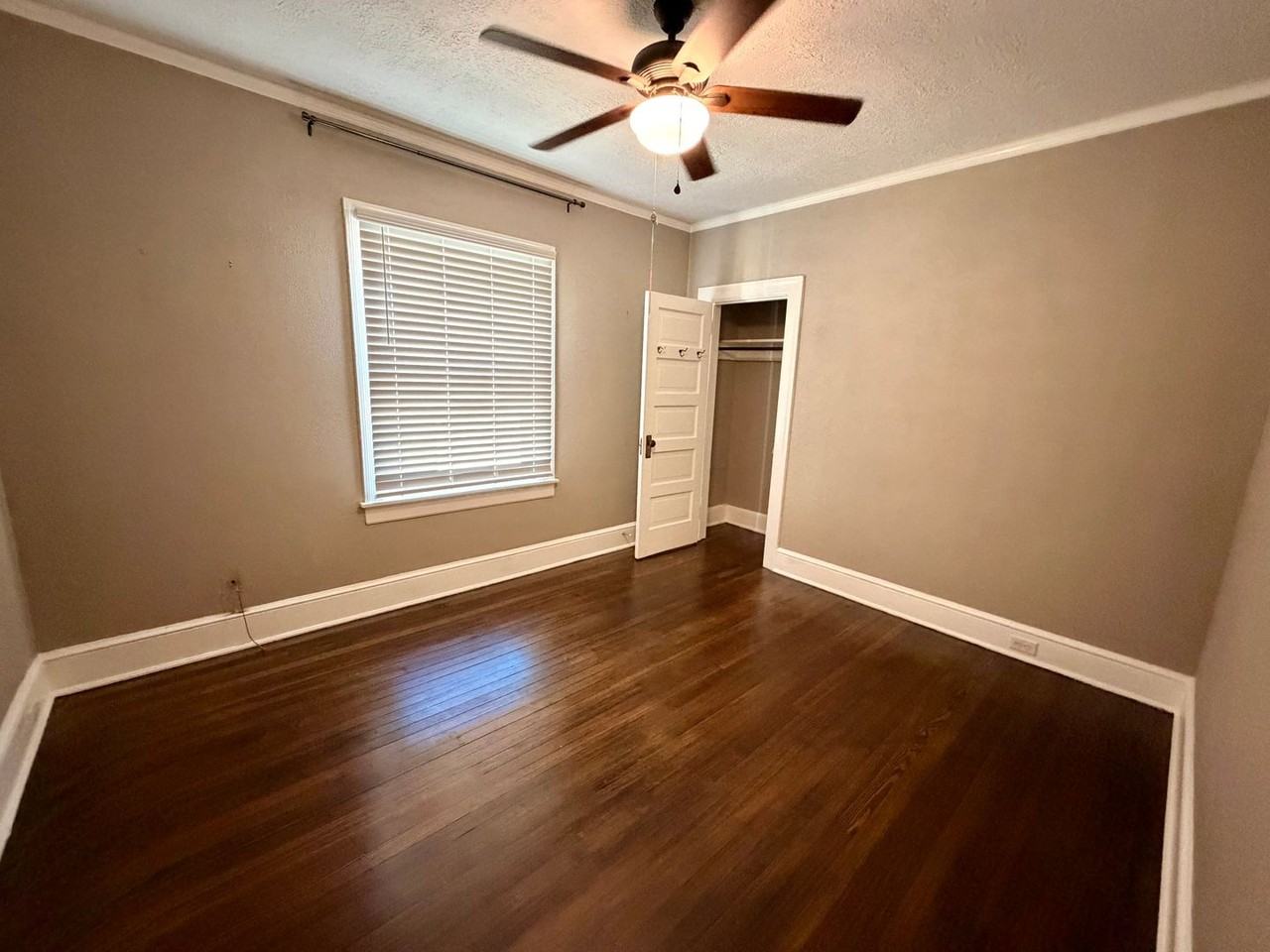 1050 Edgar Ave - Photo 7 of 22