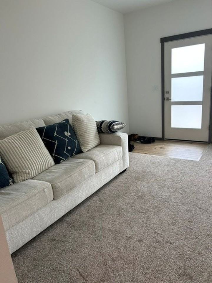 1329 Nolta Loop Ne - Photo 3 of 18