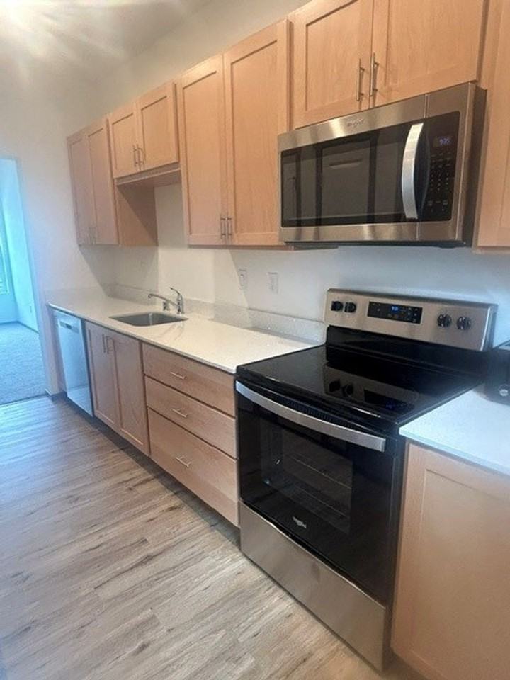 1329 Nolta Loop Ne - Photo 5 of 18