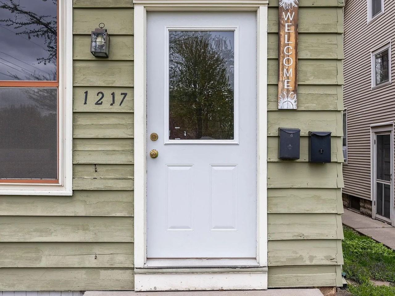 1217 Grand Ave - Photo 6 of 46
