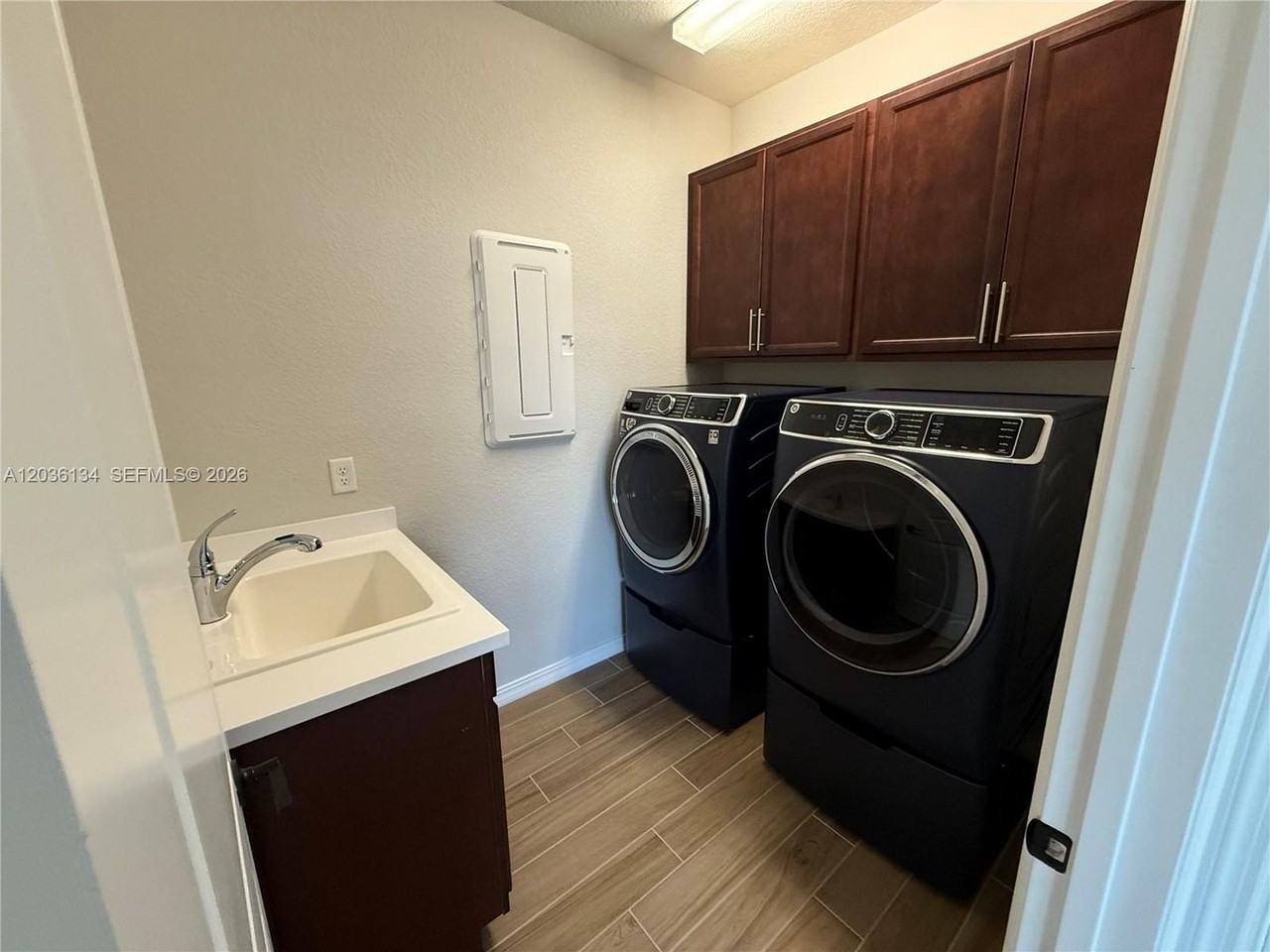 8112 Nw 78th St #8112 - Photo 4 of 26