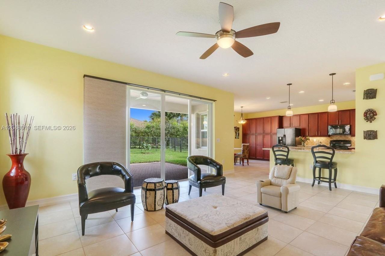 8185 Fiera Ridge Dr #0 - Photo 2 of 11