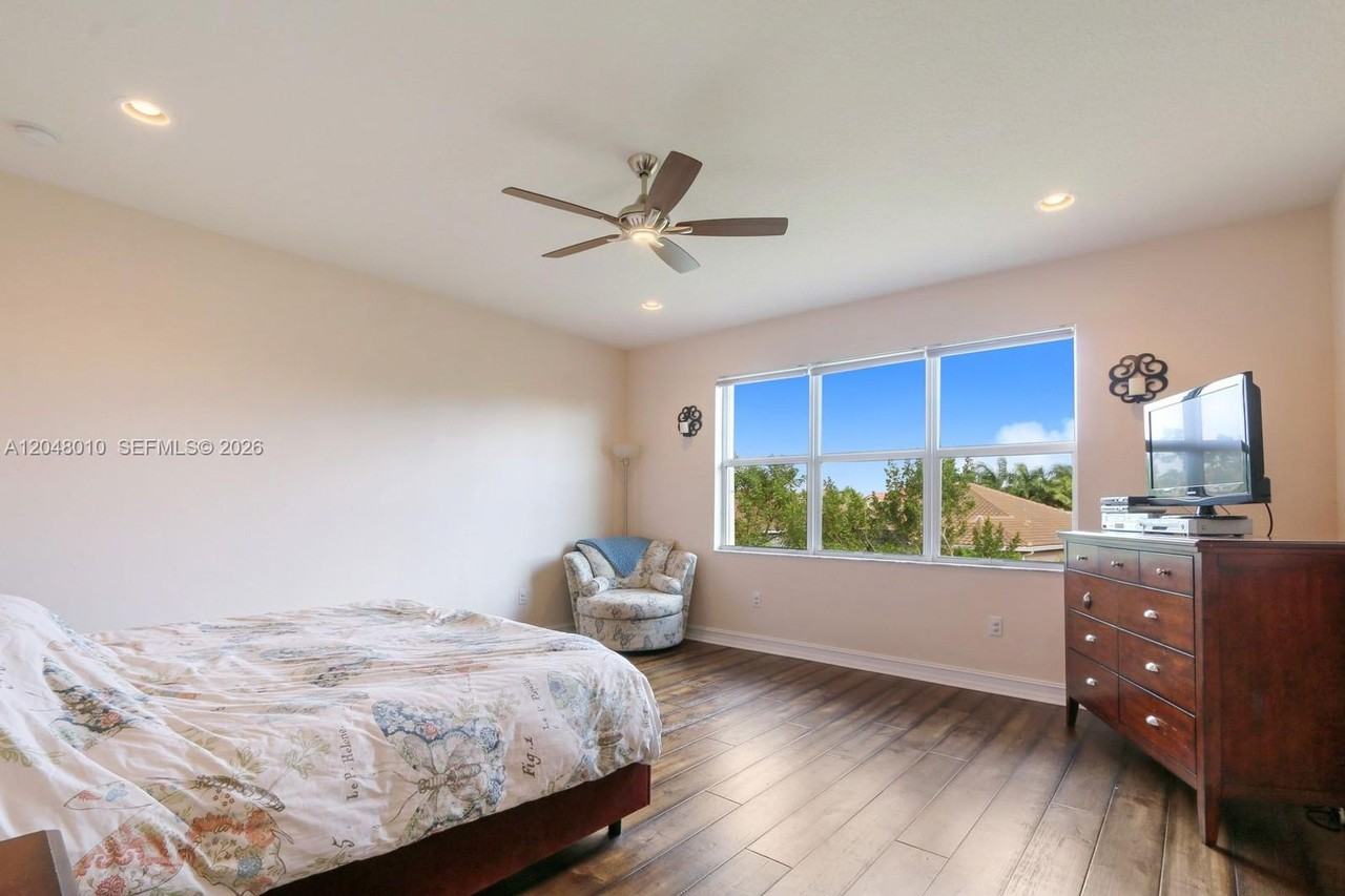 8185 Fiera Ridge Dr #0 - Photo 5 of 11