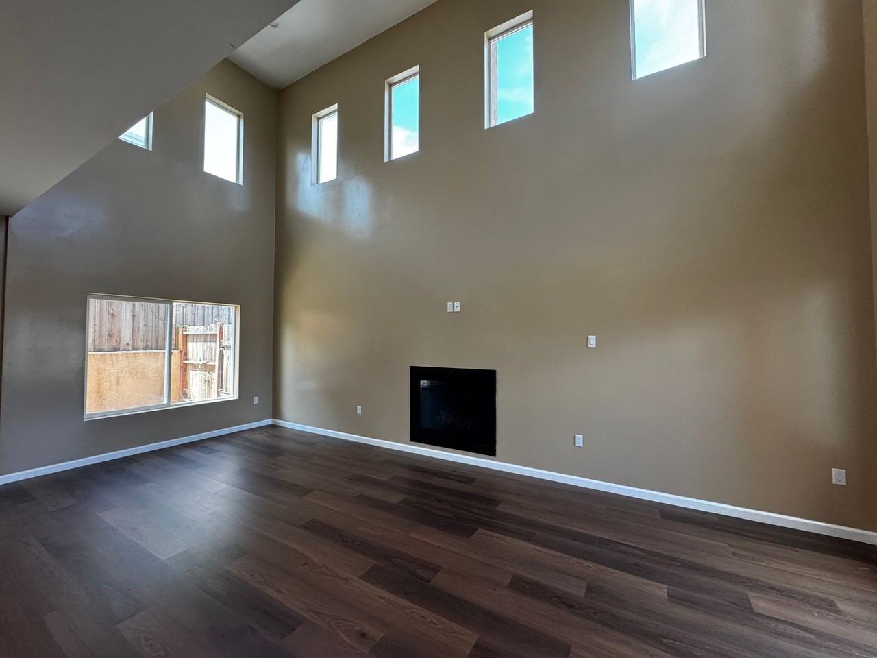 701 Star Ct - Photo 2 of 24