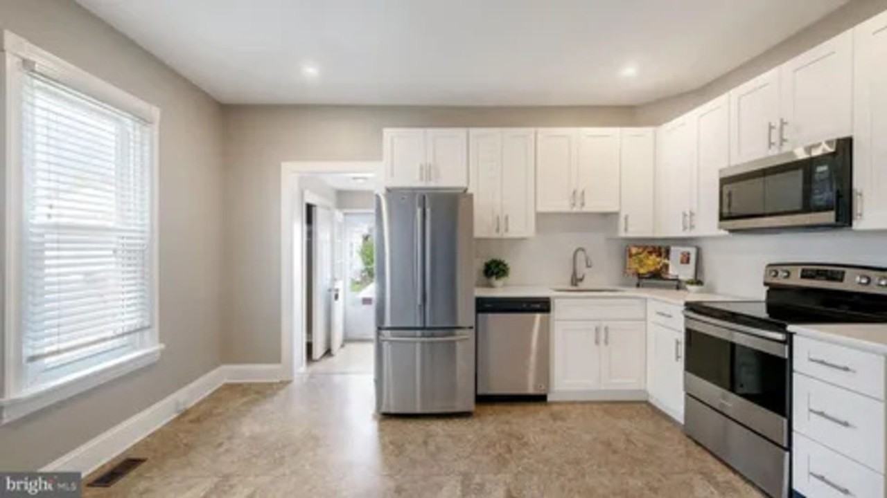 424 Walnut St - Photo 6 of 11