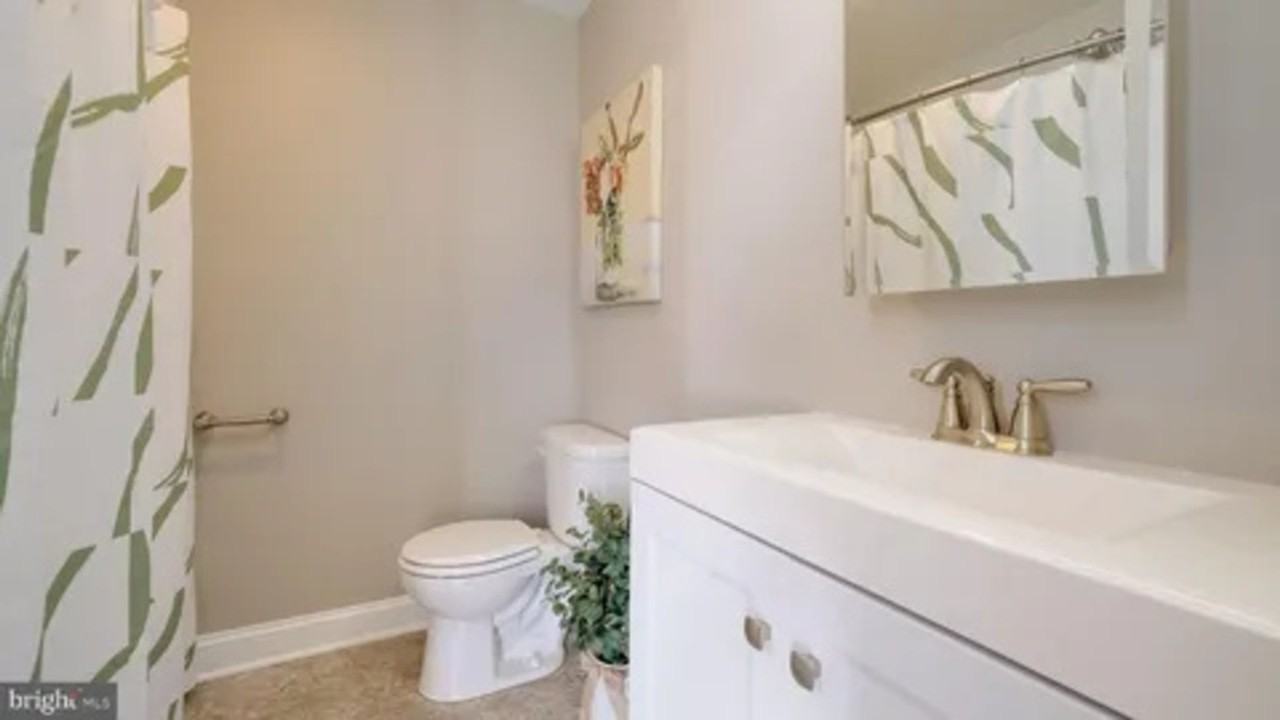 424 Walnut St - Photo 7 of 11