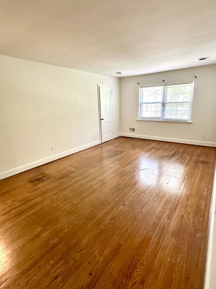 120 Cox Ave #4 - Photo 7 of 13