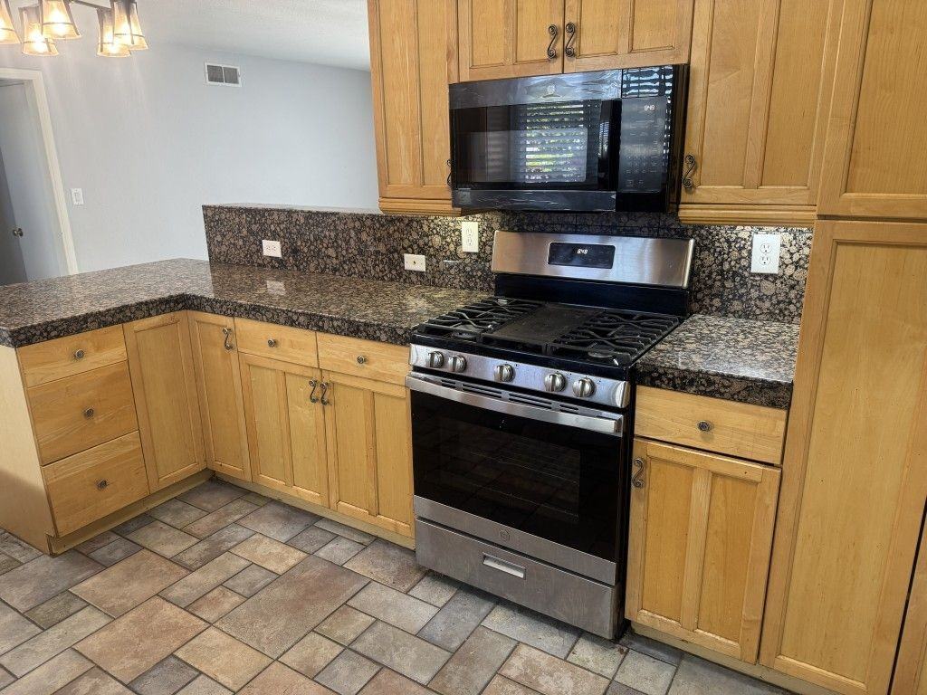 2296 Cordero Ave - Photo 6 of 21