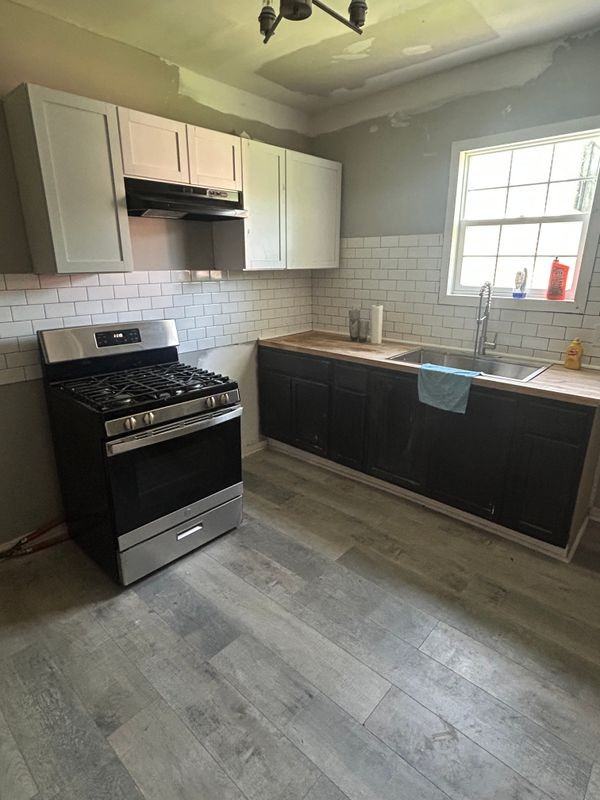 69 Lark St - Photo 3 of 10