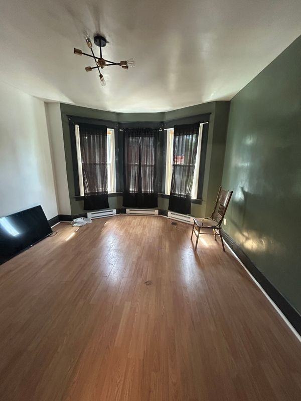 69 Lark St - Photo 6 of 10