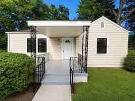featured image of 1105 Pineview Rd