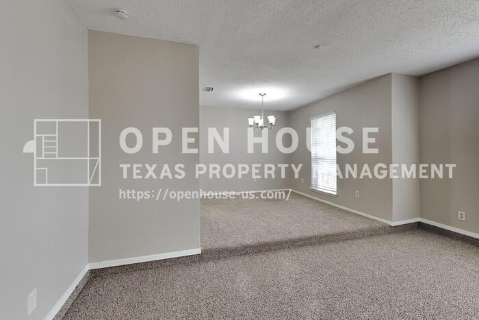 1711 Elizabeth Dr - Photo 7 of 23