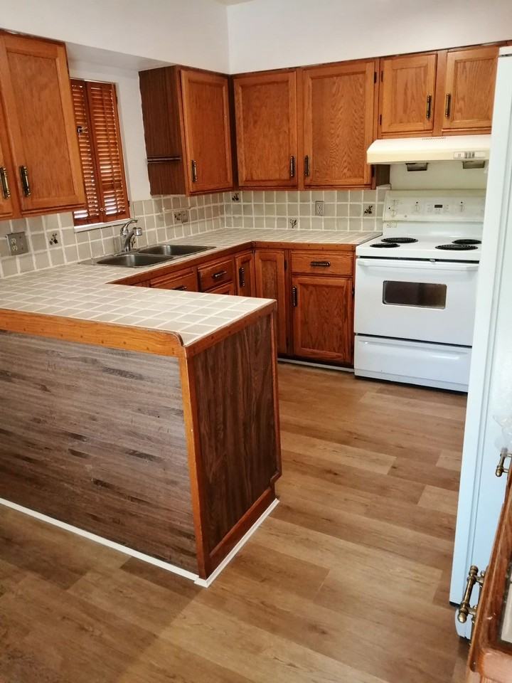 8007 French Street - Photo 2 of 8