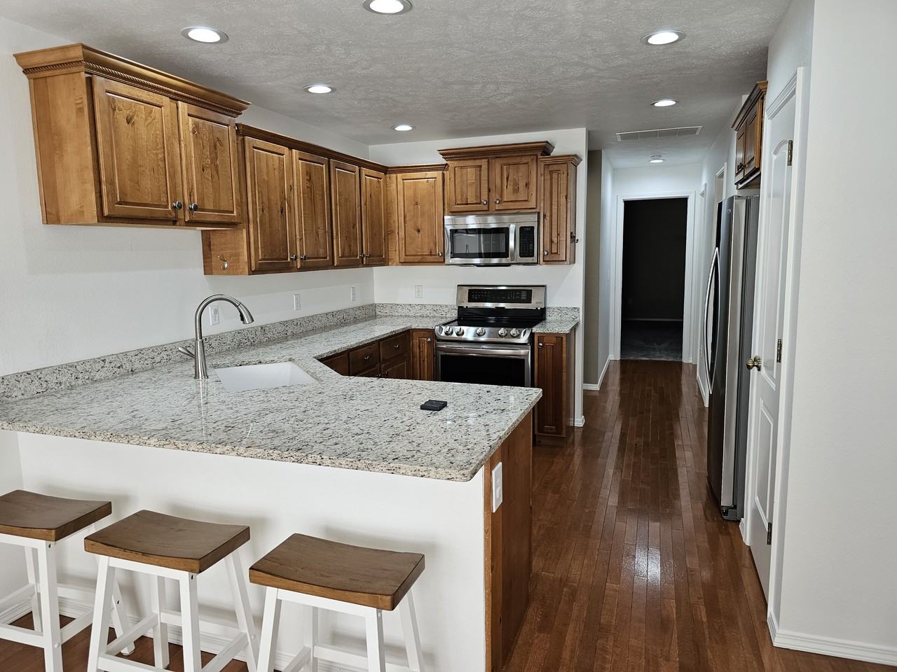 158 Pineridge Blvd #NA - Photo 2 of 18