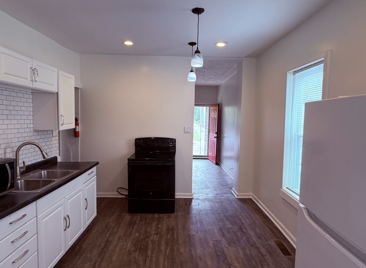 Cable Ave #1026 - Photo 4 of 12