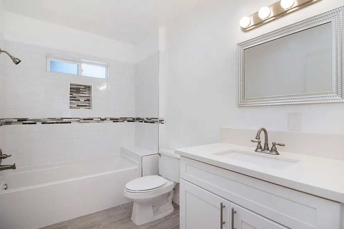 1945 Olive Ave #NA - Photo 3 of 9