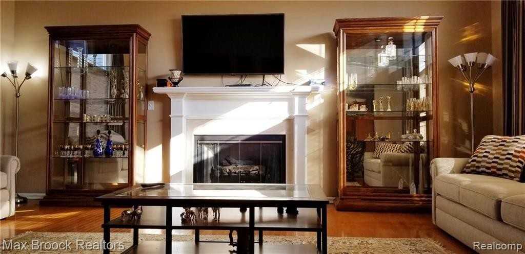 4452 Jordan Dr #NA - Photo 7 of 9