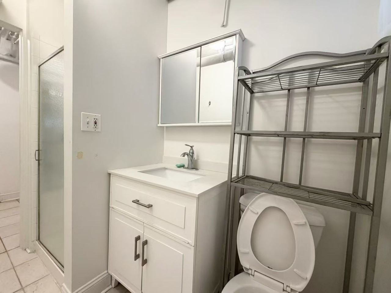 415 W Surf St #3 - Photo 2 of 8