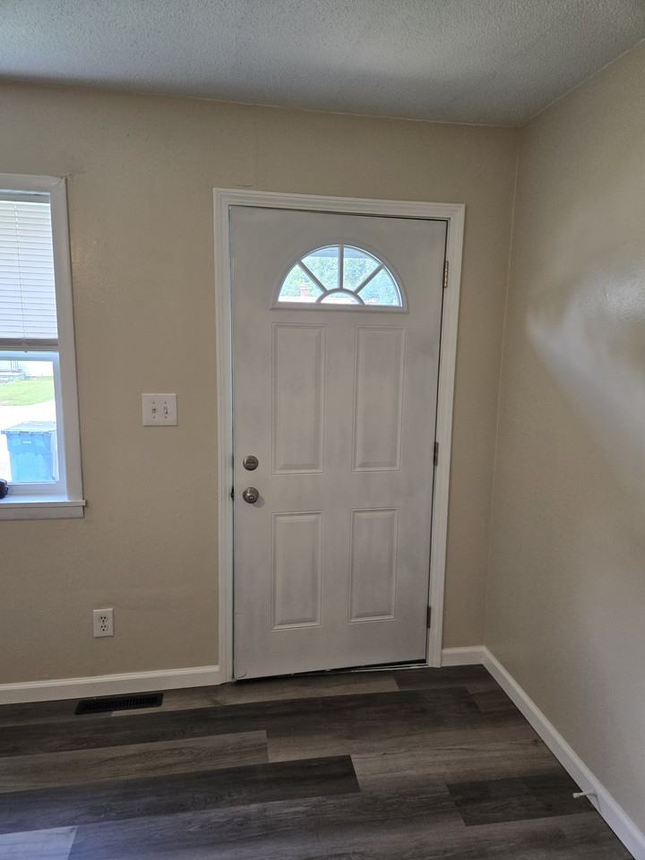 525 Maple St #NA - Photo 3 of 5