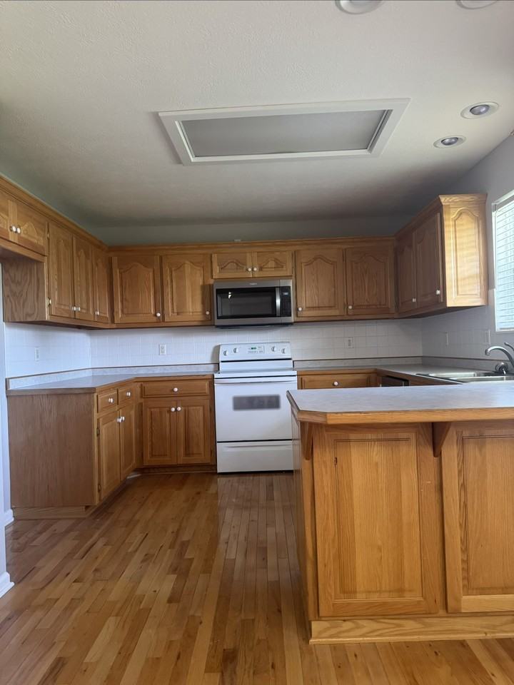 708 W Bryant St #NA - Photo 2 of 13