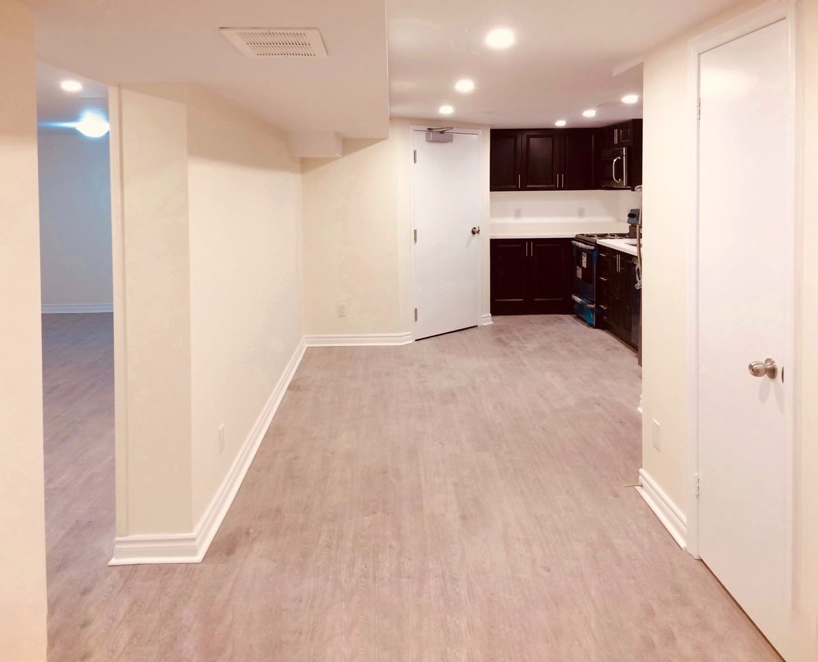 137 West 34th Street - Photo 2 of 10