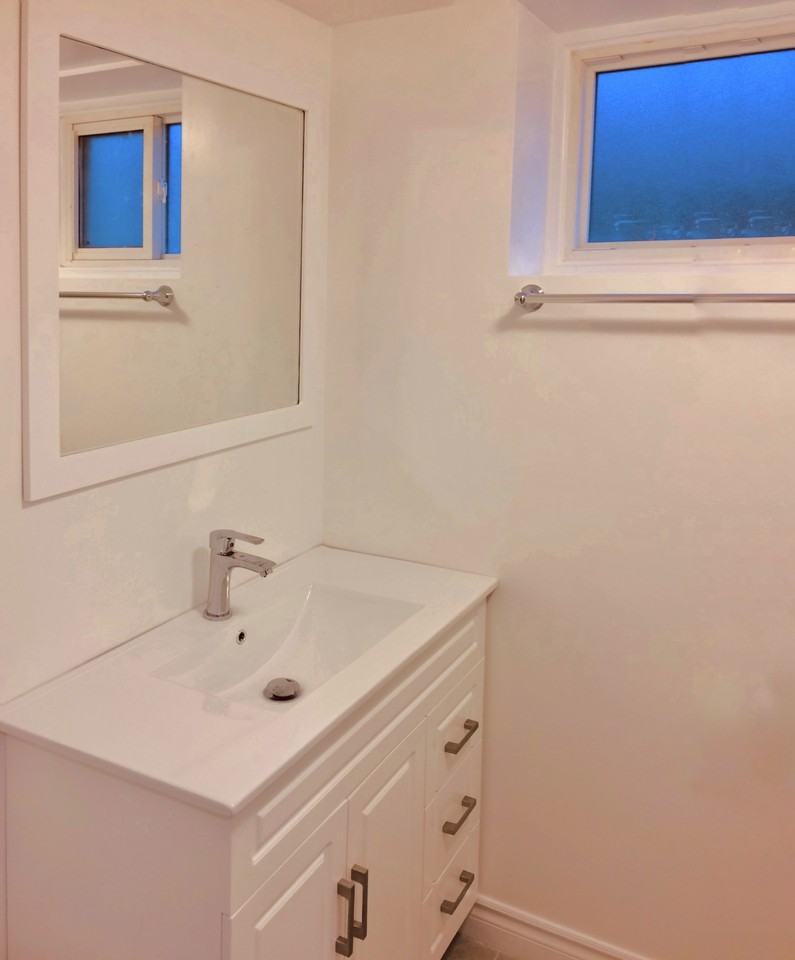137 West 34th Street - Photo 4 of 10