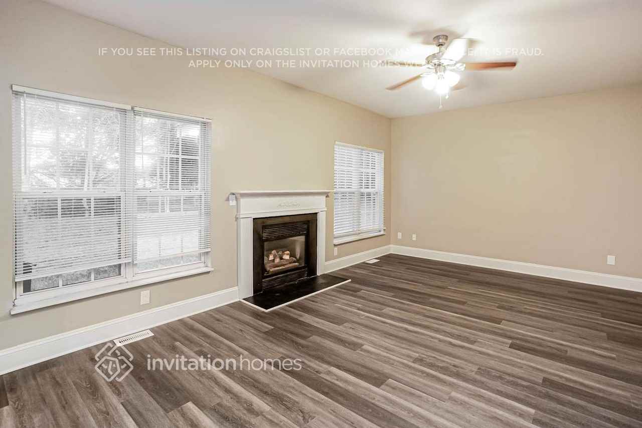 16100 Epiphany Ct - Photo 6 of 18
