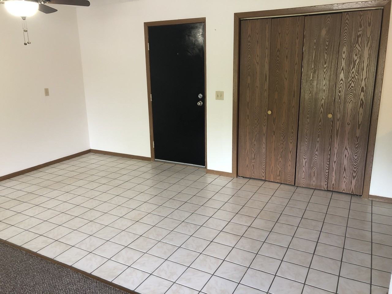 234 N Grove St #11 - Photo 4 of 11