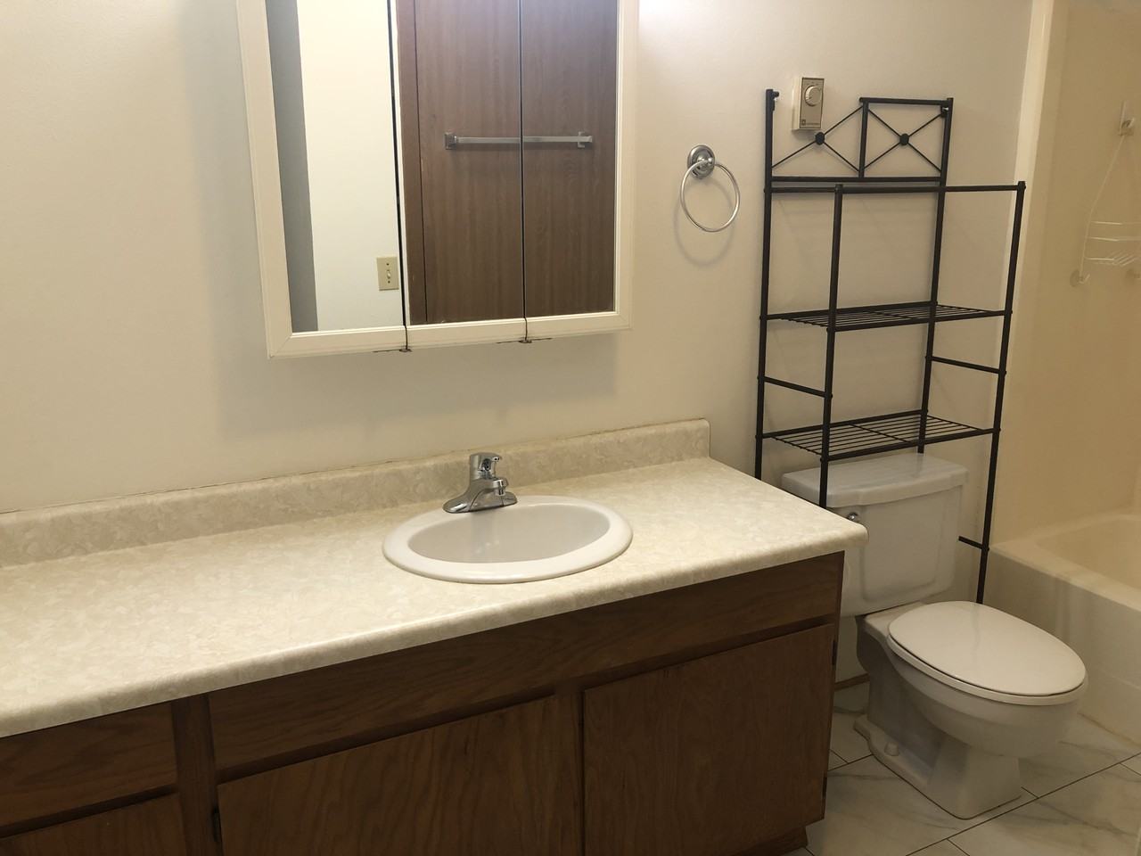 234 N Grove St #11 - Photo 5 of 11