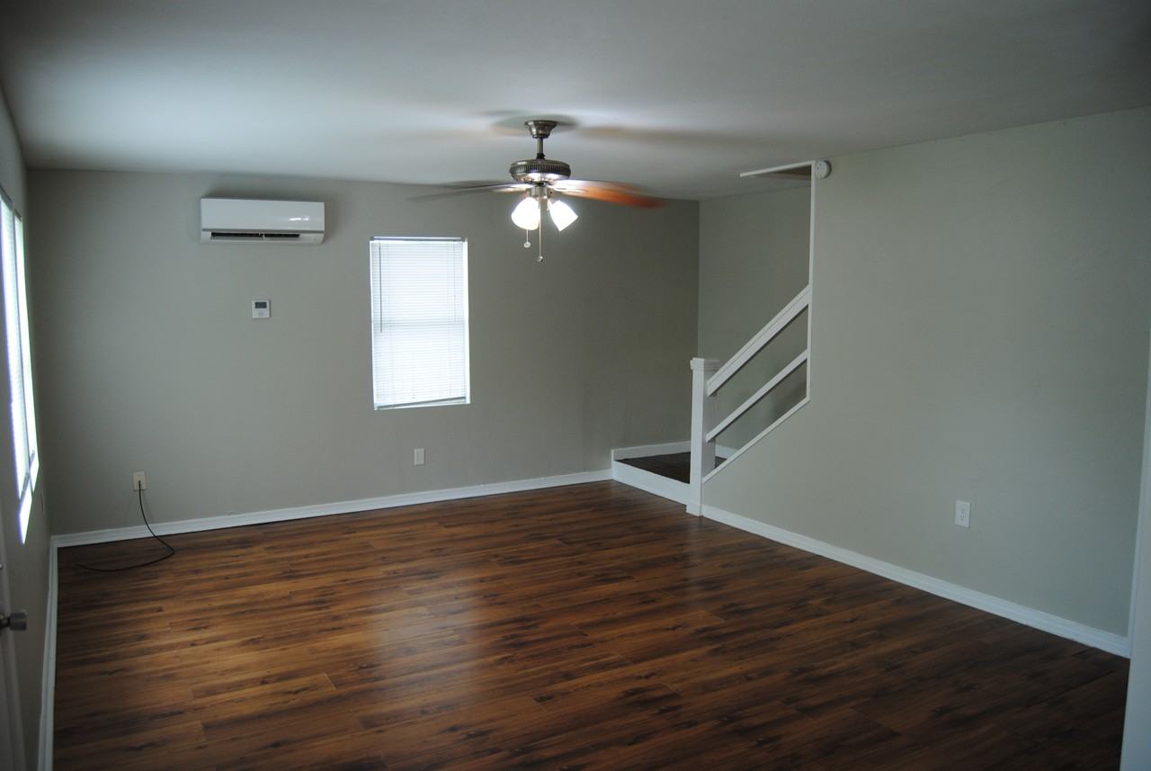 815 Shirley St #201 - Photo 3 of 11