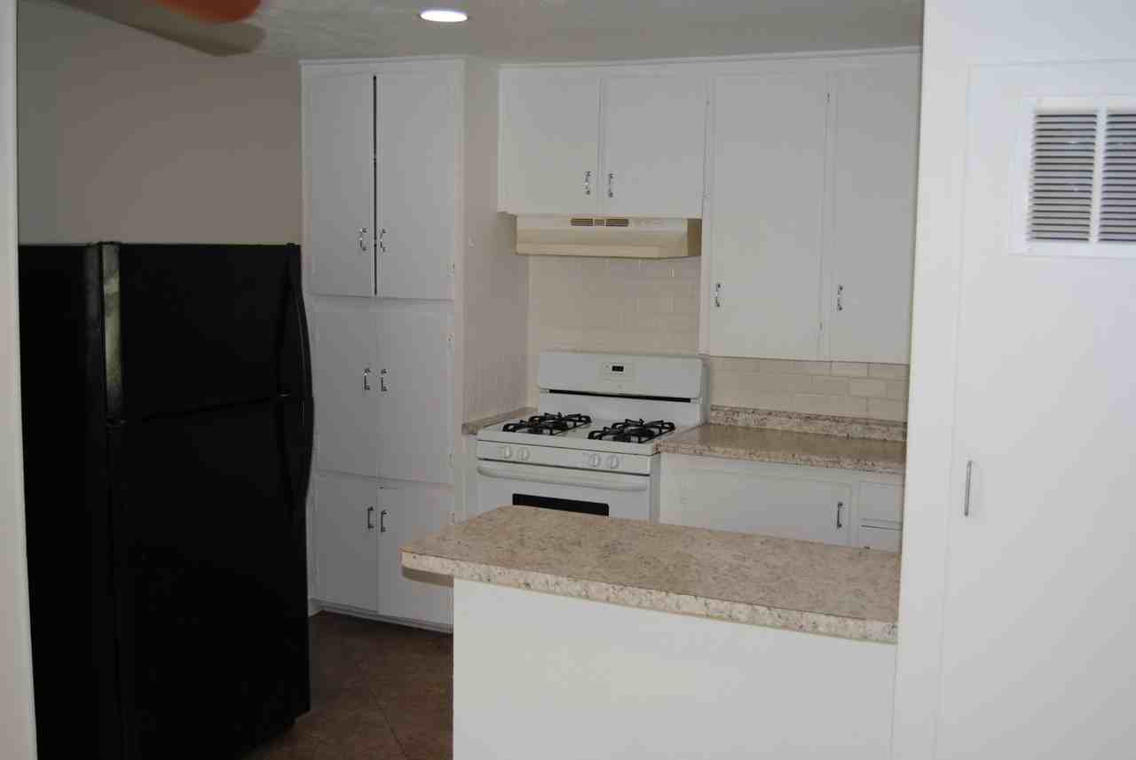 815 Shirley St #201 - Photo 4 of 11