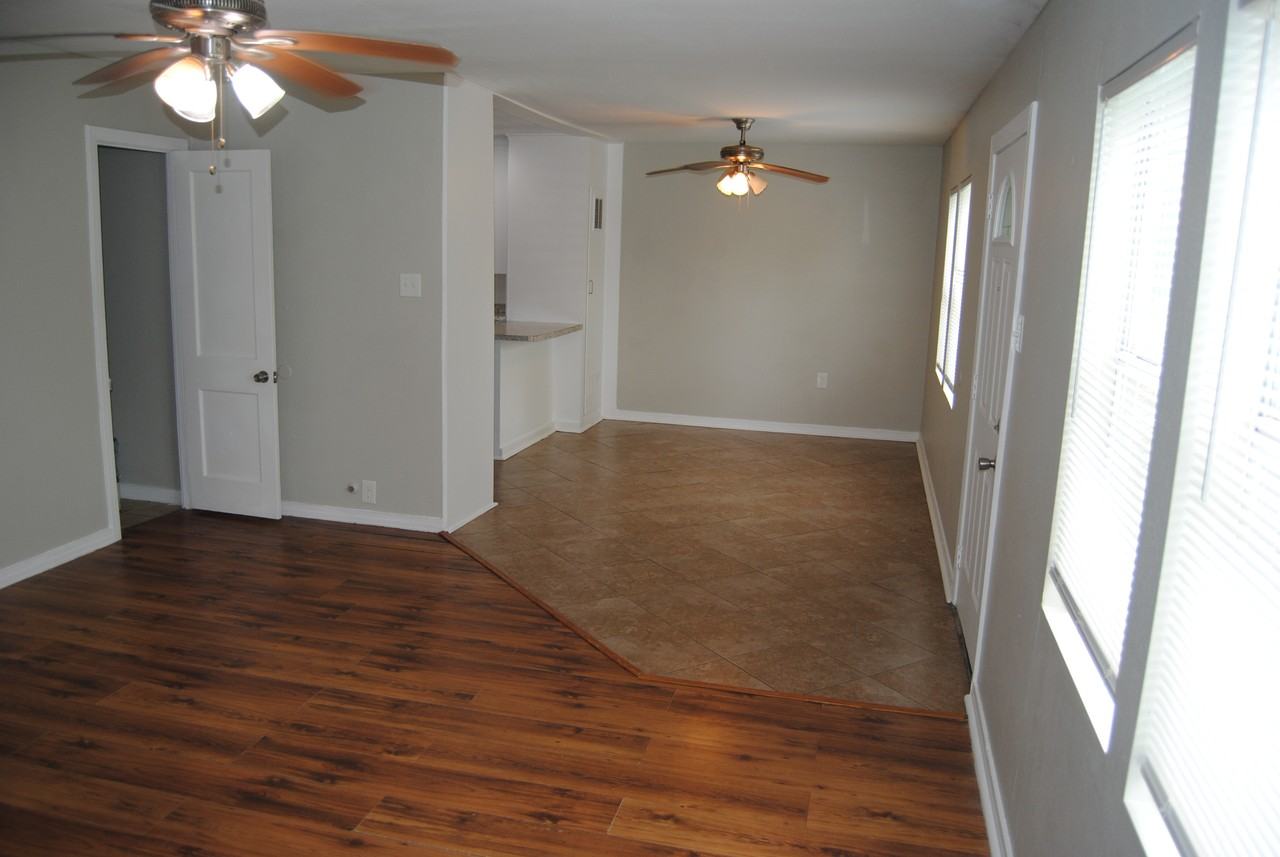 815 Shirley St #201 - Photo 6 of 11