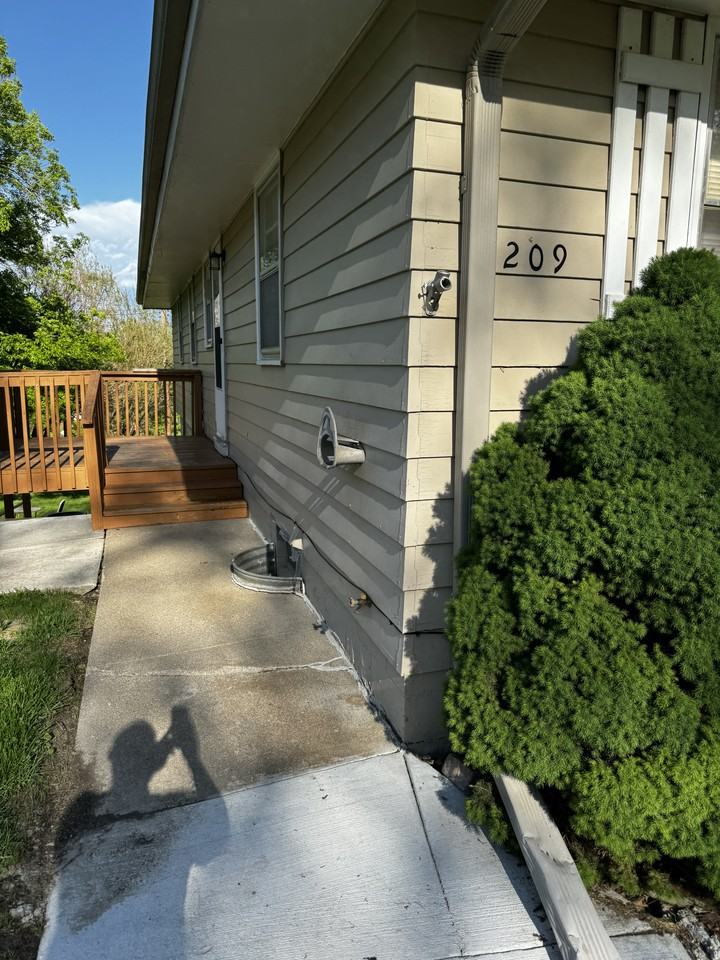 207 N Stark St #209 - Photo 6 of 16